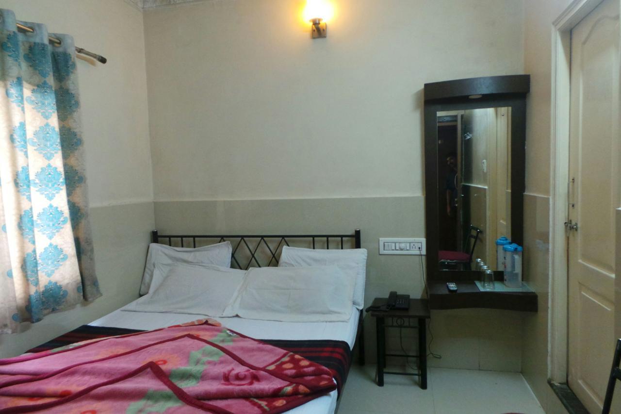 Manjusri Paradise Otel Bangalore Dış mekan fotoğraf